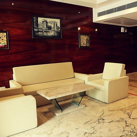 Hotel Ascent Biz Нойда Екстер'єр фото
