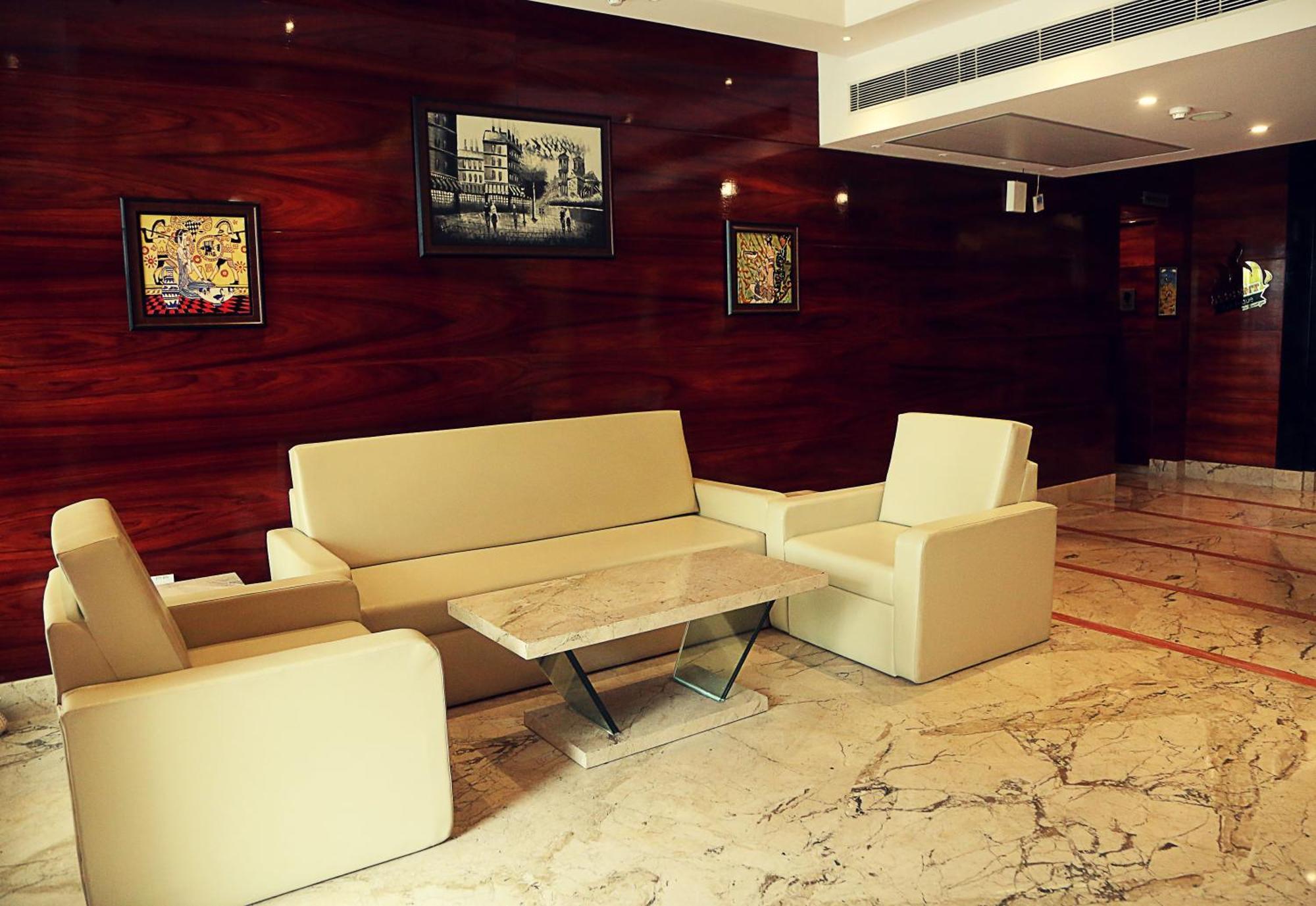 Hotel Ascent Biz Нойда Екстер'єр фото