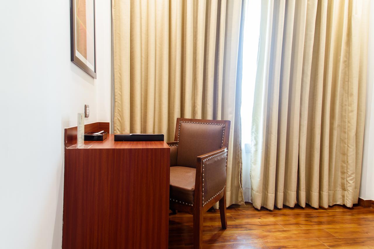 Hotel Ascent Biz Нойда Екстер'єр фото