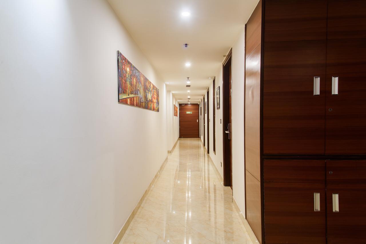 Hotel Ascent Biz Нойда Екстер'єр фото