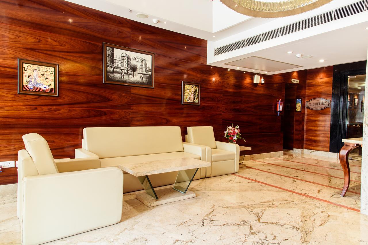 Hotel Ascent Biz Нойда Екстер'єр фото