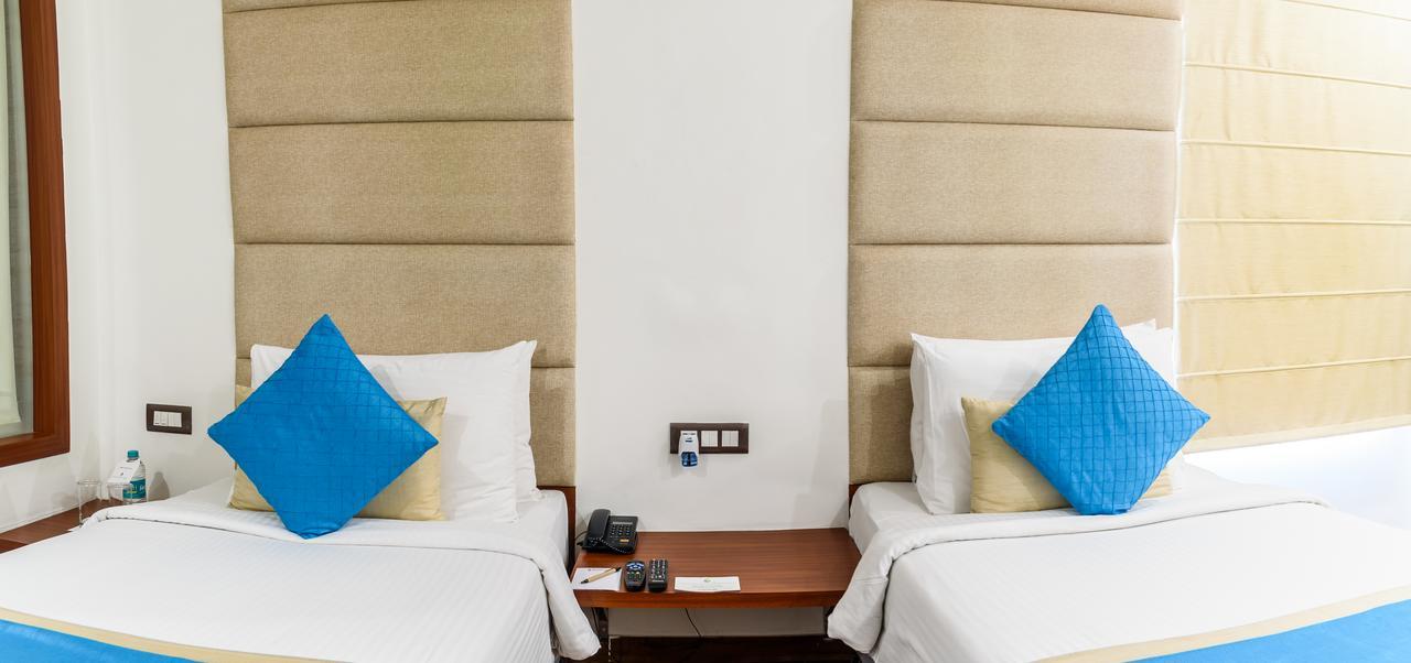Hotel Ascent Biz Нойда Екстер'єр фото