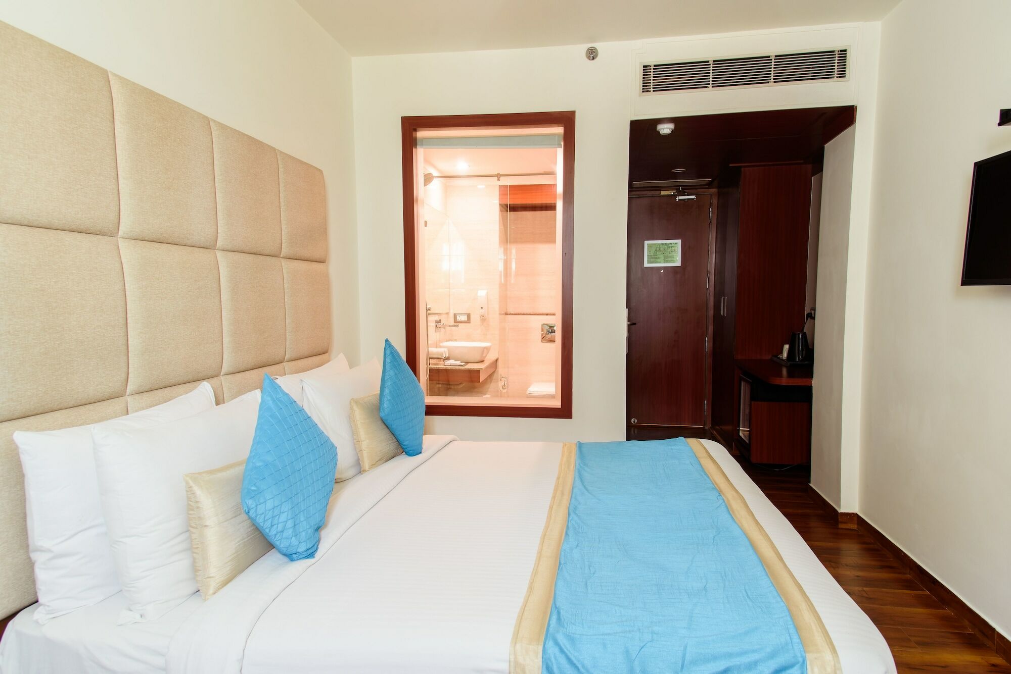 Hotel Ascent Biz Нойда Екстер'єр фото
