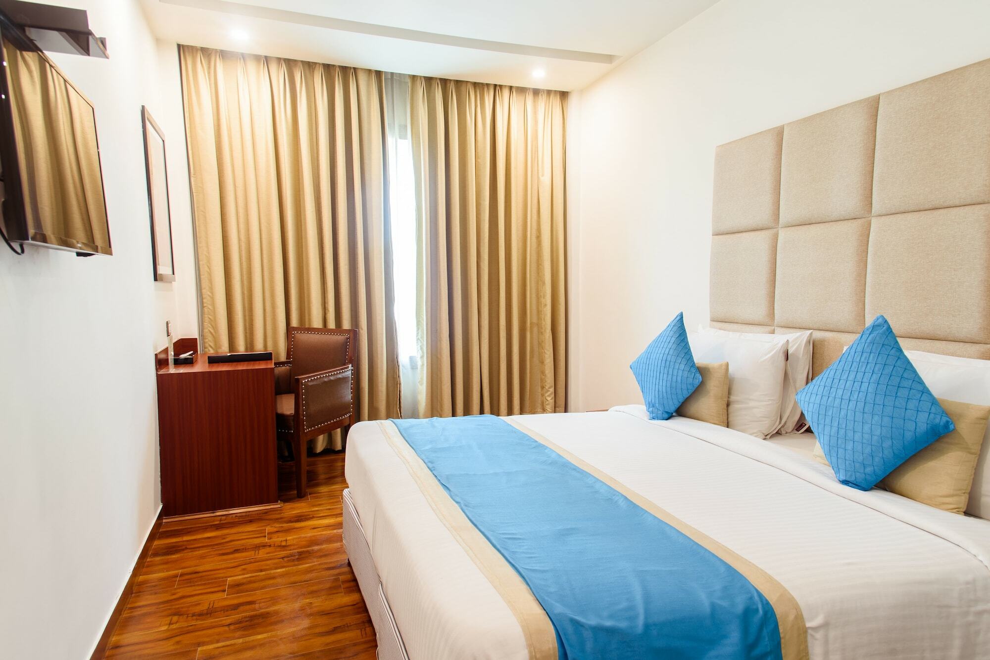 Hotel Ascent Biz Нойда Екстер'єр фото